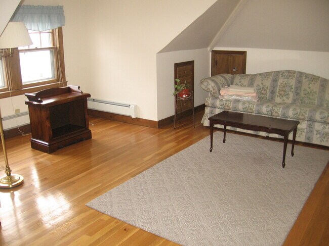 Foto del edificio - 217 Kendrick Ave