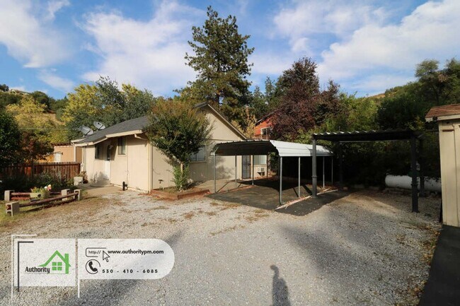 Foto del edificio - 14861 Ravine Rd