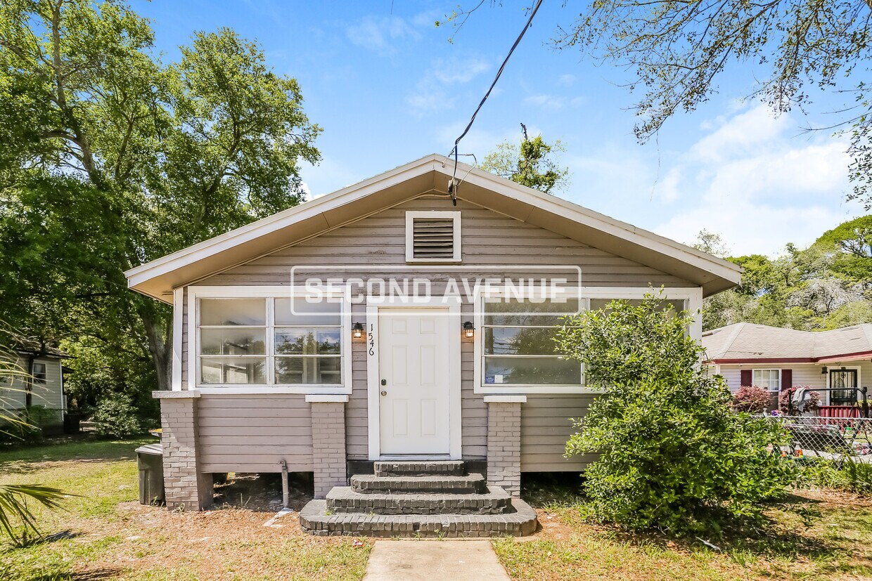 Primary Photo - 1546 Van Buren ST