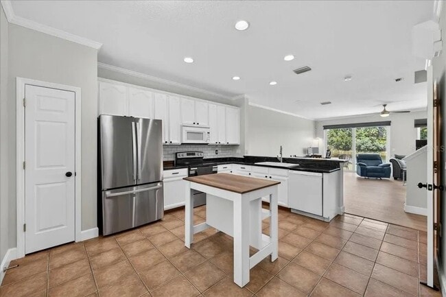 Building Photo - 11607 Colony Lake Dr