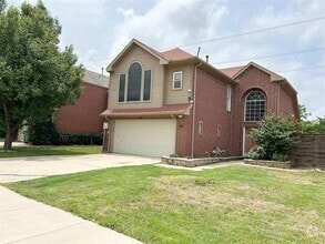 Building Photo - 2114 Montclair Ln
