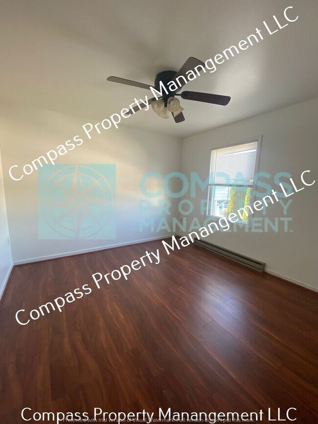 Building Photo - $1595 - 2 Bedroom, 1.5 Bath Row Home - Lan...