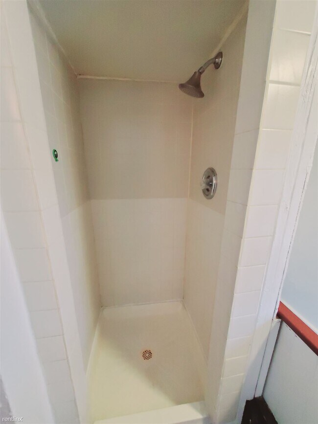 Foto del edificio - Studio, 1 bath Condo - 162 Lockwood Ave Un...