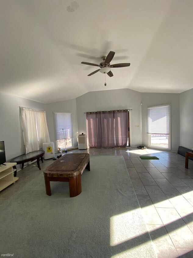 Foto principal - 6 br, 3 bath House - 1873 Shepard Ave