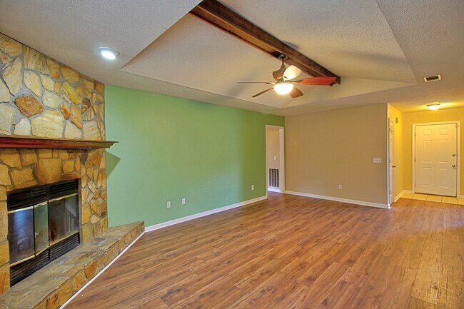 Foto del edificio - 948 Wedgewood Way