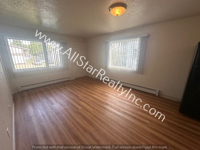 Building Photo - 1549 Karluk St