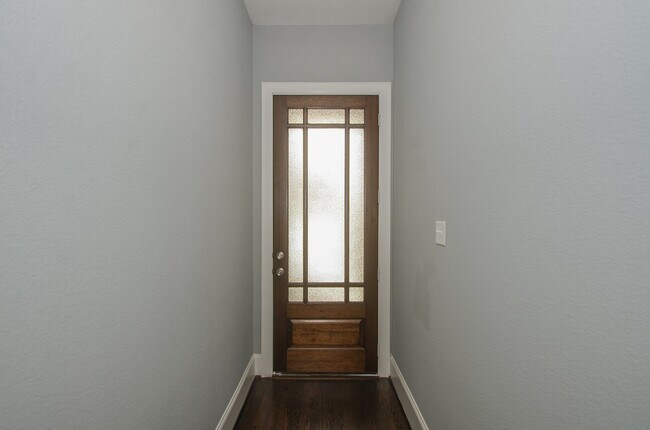 Building Photo - 4609 Nett St