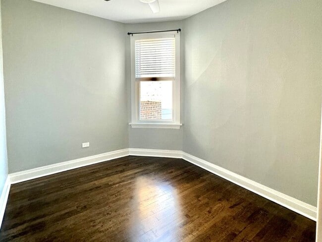 Building Photo - 2447 N Mozart St