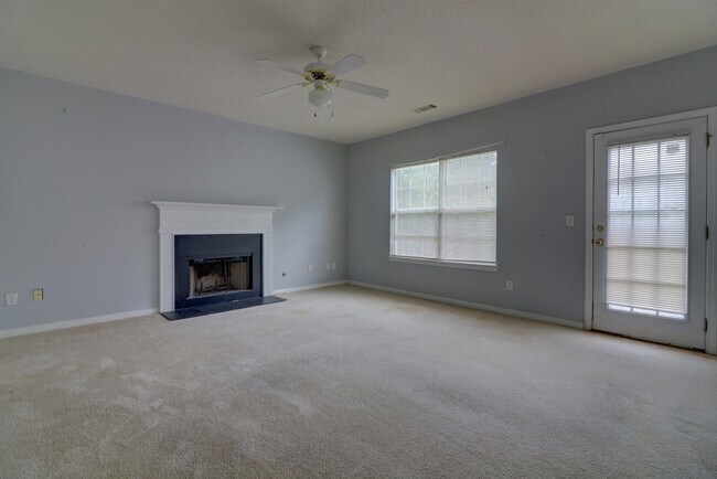 Building Photo - 85 Kirkland Ct