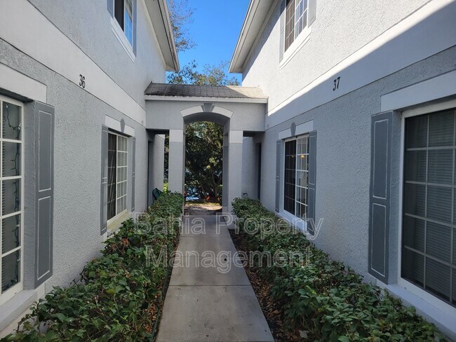 Building Photo - 4053 Dolphin Dr