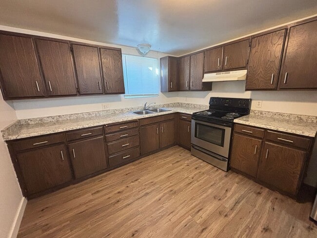 Building Photo - 271 N 300 W