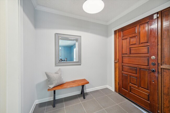 Foto del edificio - 2910 Freshmeadows Dr
