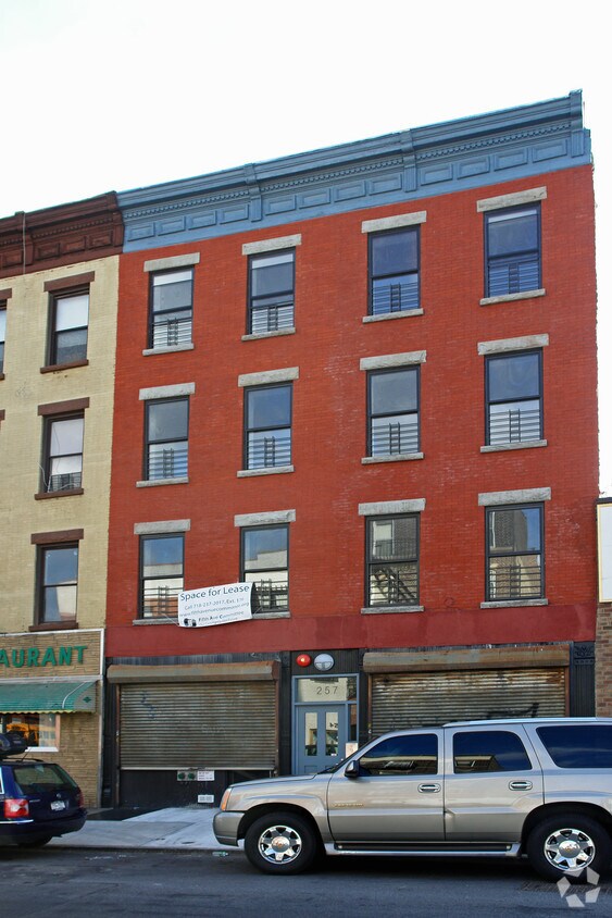 Building Photo - 257 3rd Ave