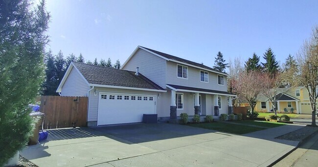 Foto del edificio - This Wonderful 4 Bedroom Home Located in t...