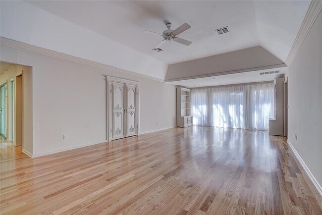 Building Photo - 6327 Glenbrook Ct