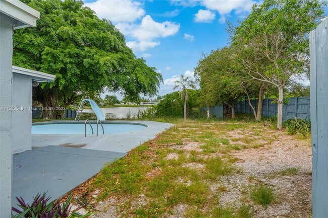 Foto del edificio - 4321 NW 12th Terrace
