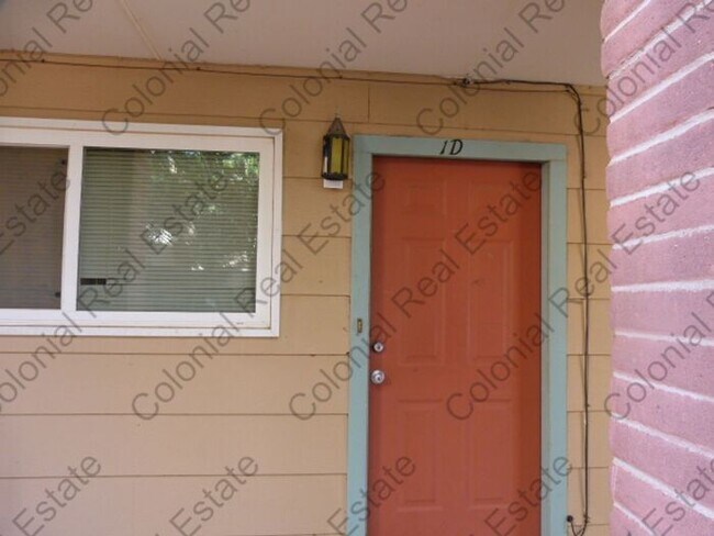 Foto del edificio - 1 bedroom 1 bathroom apartment for rent, granite, central heat and air, community laundry room on...