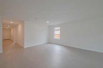 Building Photo - 28930 Rustic Windmill Wy