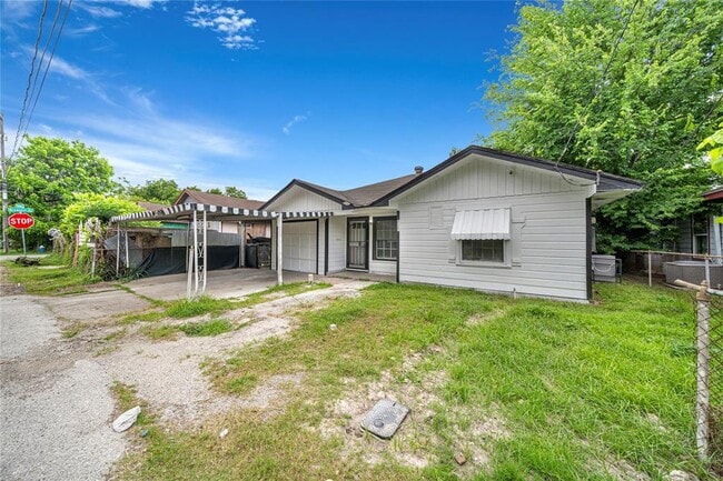 Building Photo - 3207 Florida St