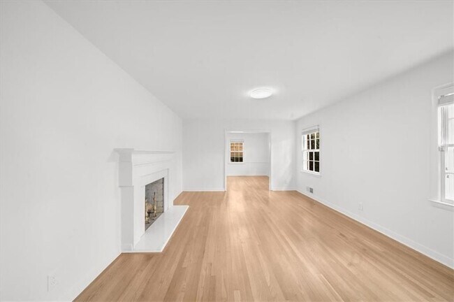 Foto del edificio - 4890 High Point Rd NE