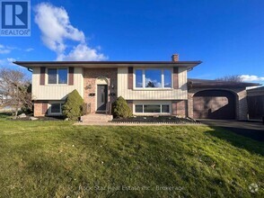 Building Photo - 32 Bendingroad Crescent