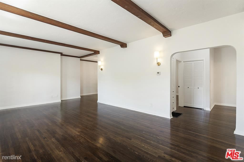 Primary Photo - 3 br, 2 bath Condo - 5315 W 8th St