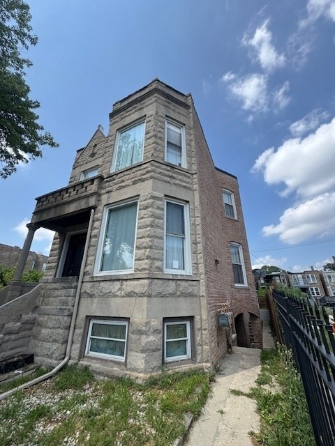 Foto principal - 4218 W Van Buren St
