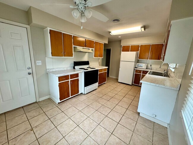 Foto del edificio - 1006 N 49th Ave