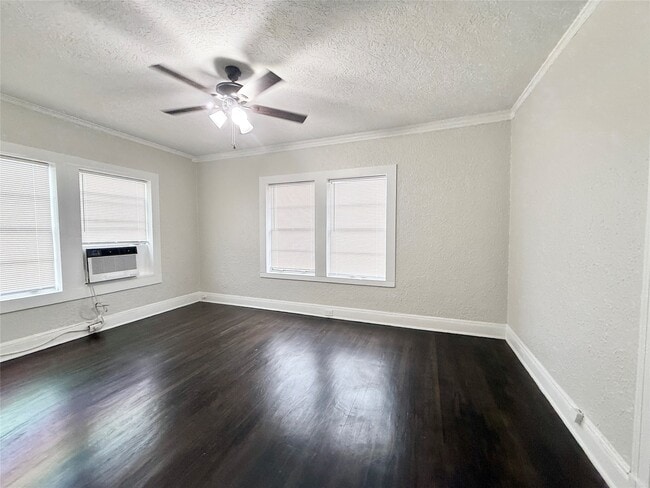 Building Photo - 3920 Fannin St