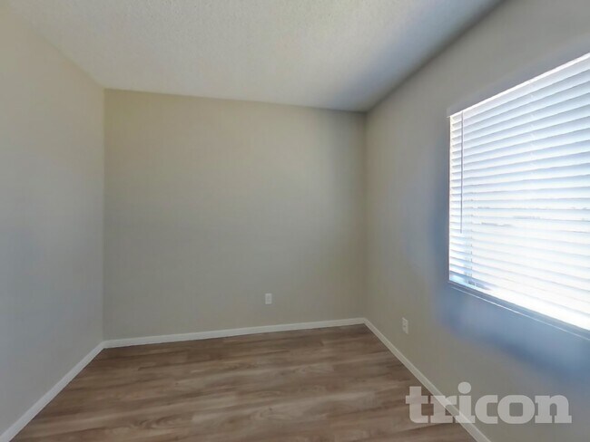 Foto del edificio - 8102 W Heatherbrae Dr