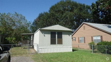 Building Photo - 108 Gossett St