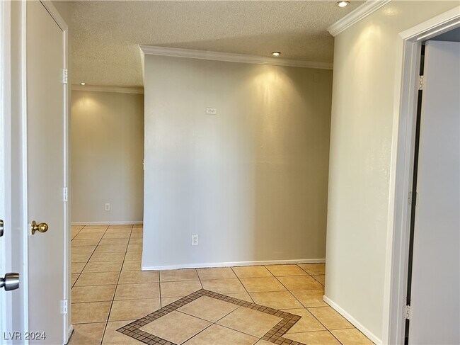 Building Photo - 6391 Chisos Dr