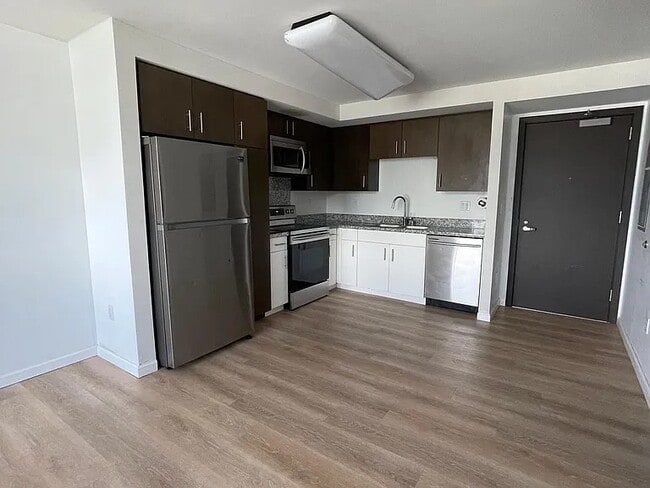 Building Photo - 988 Halekauwila St