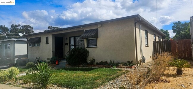 Building Photo - 25 Dimaggio Ave
