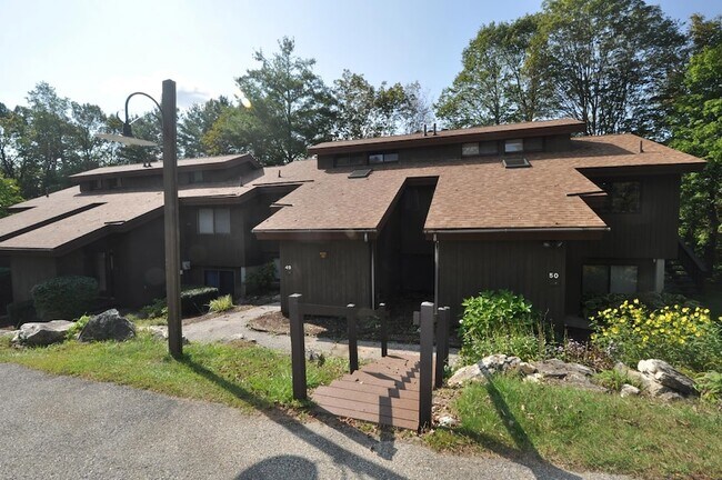 Foto del edificio - 55 Murray Hill Woods Rd