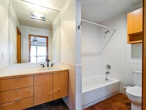 Building Photo - 444 Oxford St