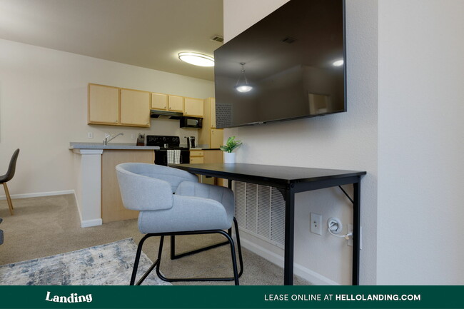 Building Photo - 2500 Aventura Dr