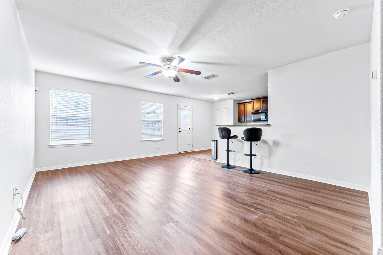 Foto principal - 6511 Chevler Pass