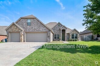 Building Photo - 4402 SW Alfalfa Ave