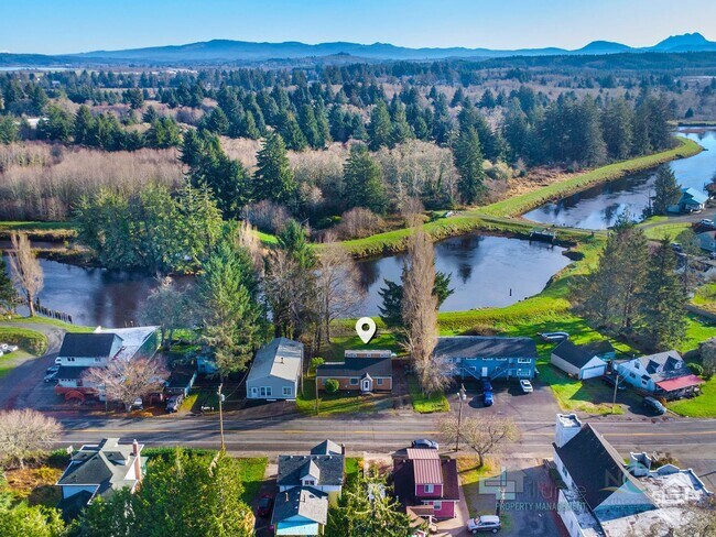 Foto del edificio - Beautiful River-View Home Near Downtown Warrenton