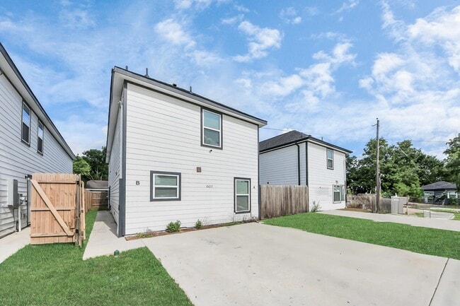 Building Photo - 6609 Bacher St