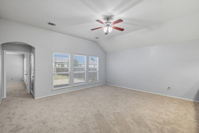 Building Photo - 512 Crescent Creek Ln