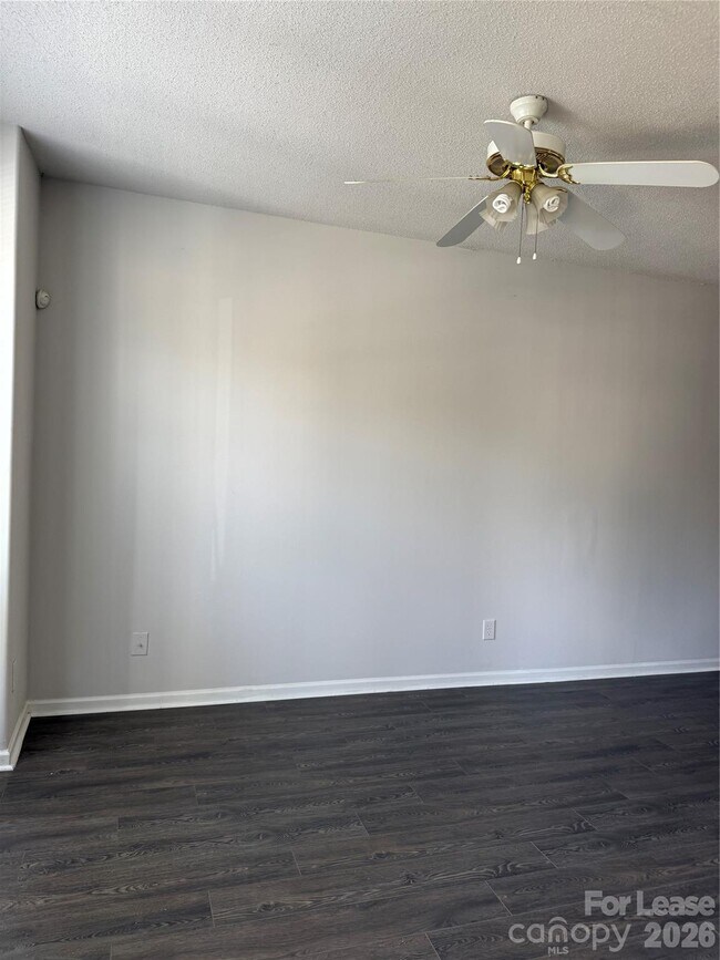 Foto del edificio - 508 Goldstaff Ln