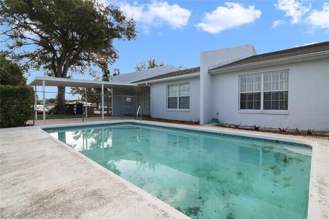 Building Photo - 495 Arneson Ave