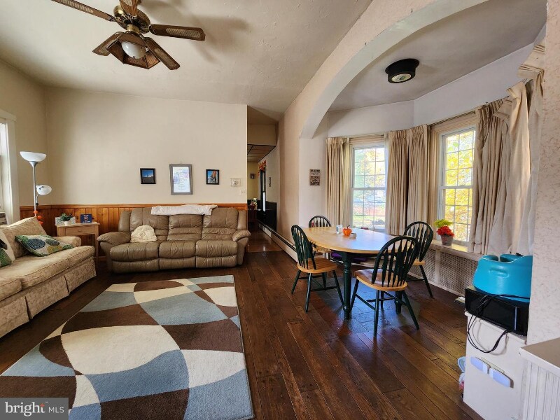 174 S Charlotte St Unit B, Manheim, PA 17545 Room for Rent in Manheim