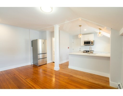 Building Photo - 565 Somerville Ave