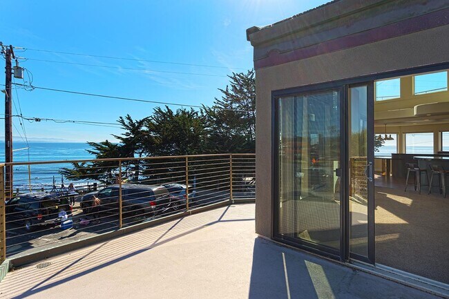 Foto del edificio - 23635 E Cliff Dr