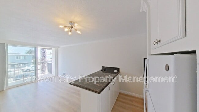 Building Photo - 4902 Sandyland Rd