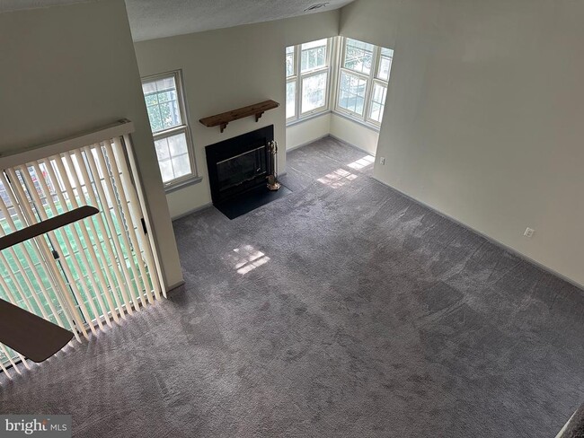 Building Photo - 128 Andover Pl