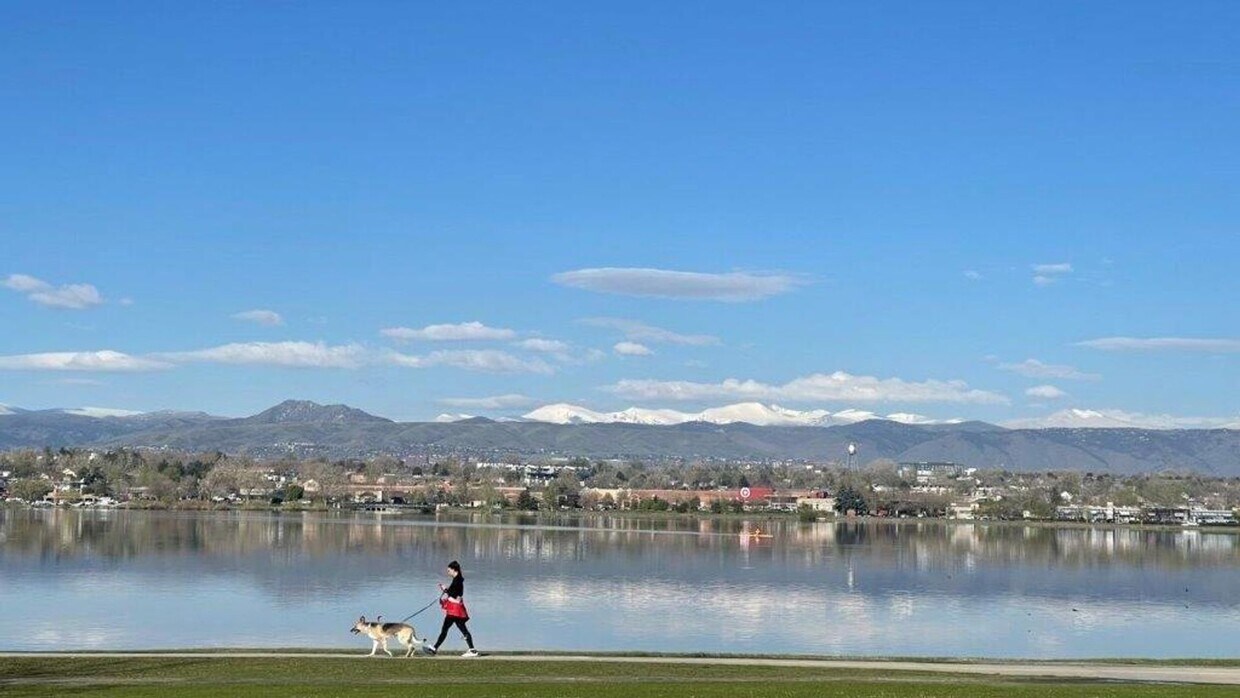 Foto principal - 2 blocks from Sloan's Lake, Available Now!